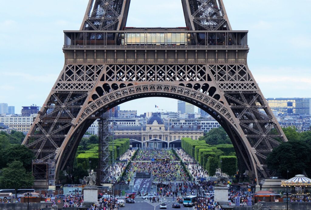 eiffel tower, arch, tourism-4416700.jpg